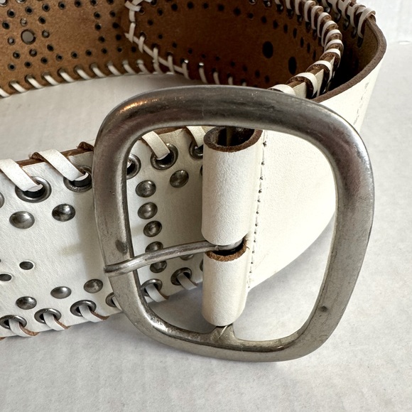 Calvin Klein Jeans- thick white leather with silver tone studs and buckle Size S - Picture 6 of 10